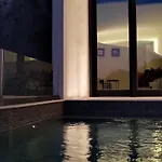 Artium With Outdoor Pool Hosted By K&k Вилла *