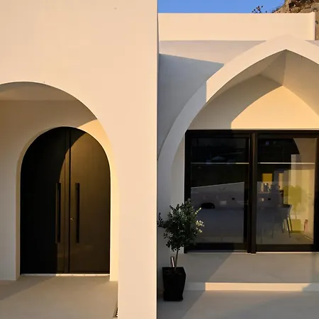 Artium With Outdoor Pool Hosted By K&k Foinikia (Santorini)