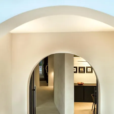 Artium With Outdoor Pool Hosted By K&k Villa