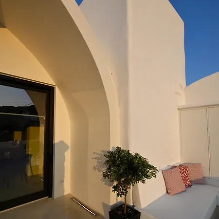 Artium With Outdoor Pool Hosted By K&k Foinikiá