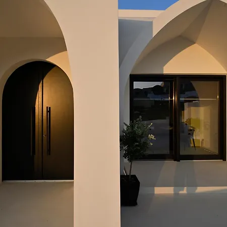 Artium With Outdoor Pool Hosted By K&k Villa *