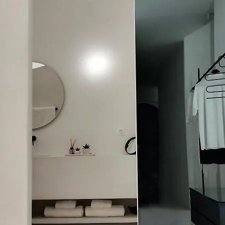 Artium With Outdoor Pool Hosted By K&k Villa Foinikiá