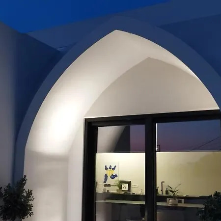 Artium With Outdoor Pool Hosted By K&k Villa