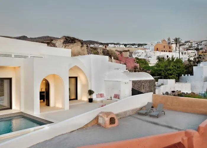 Artium With Outdoor Pool Hosted By K&k Villa