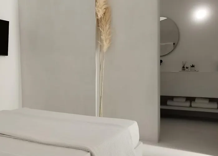 Artium With Outdoor Pool Hosted By K&k *