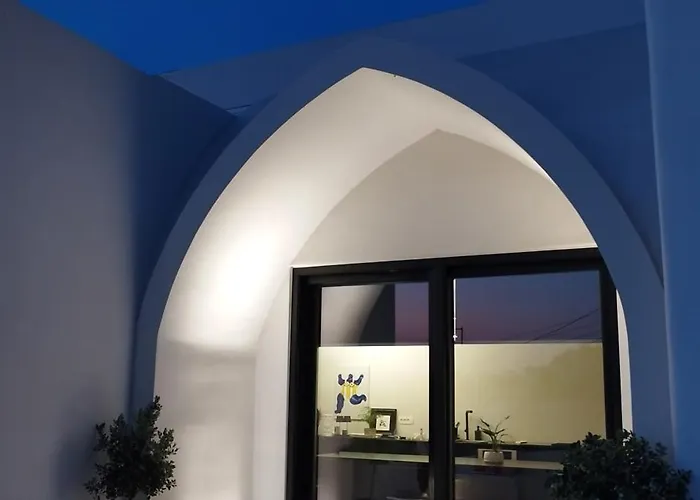 Artium With Outdoor Pool Hosted By K&k Villa